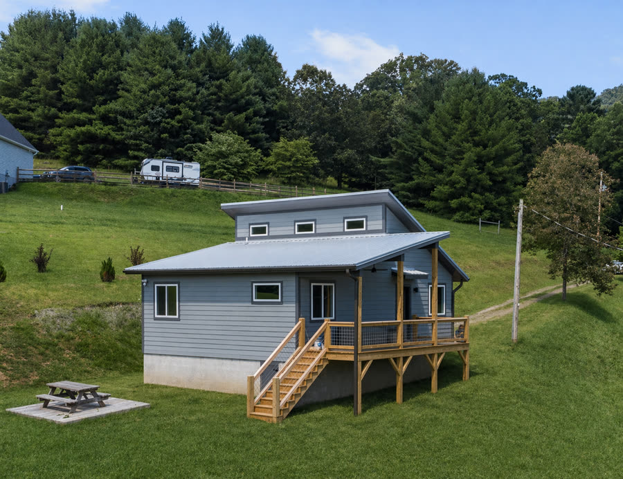 Single Level Cottage 2 Bed
